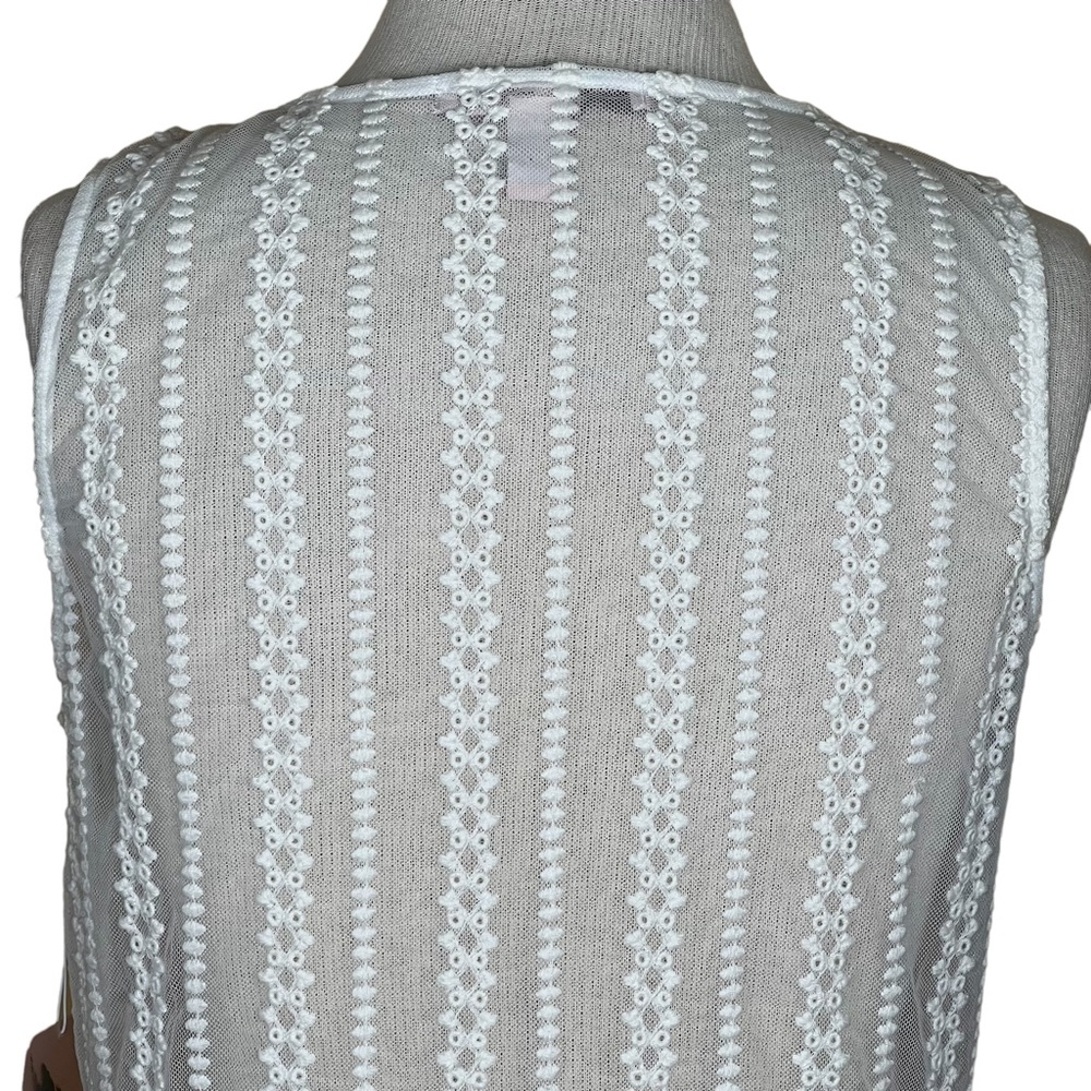 Forever 21 Sheer Ivory Lace & Embroidered Peplum Sleeveless Top Medium NWT - Picture 8 of 15